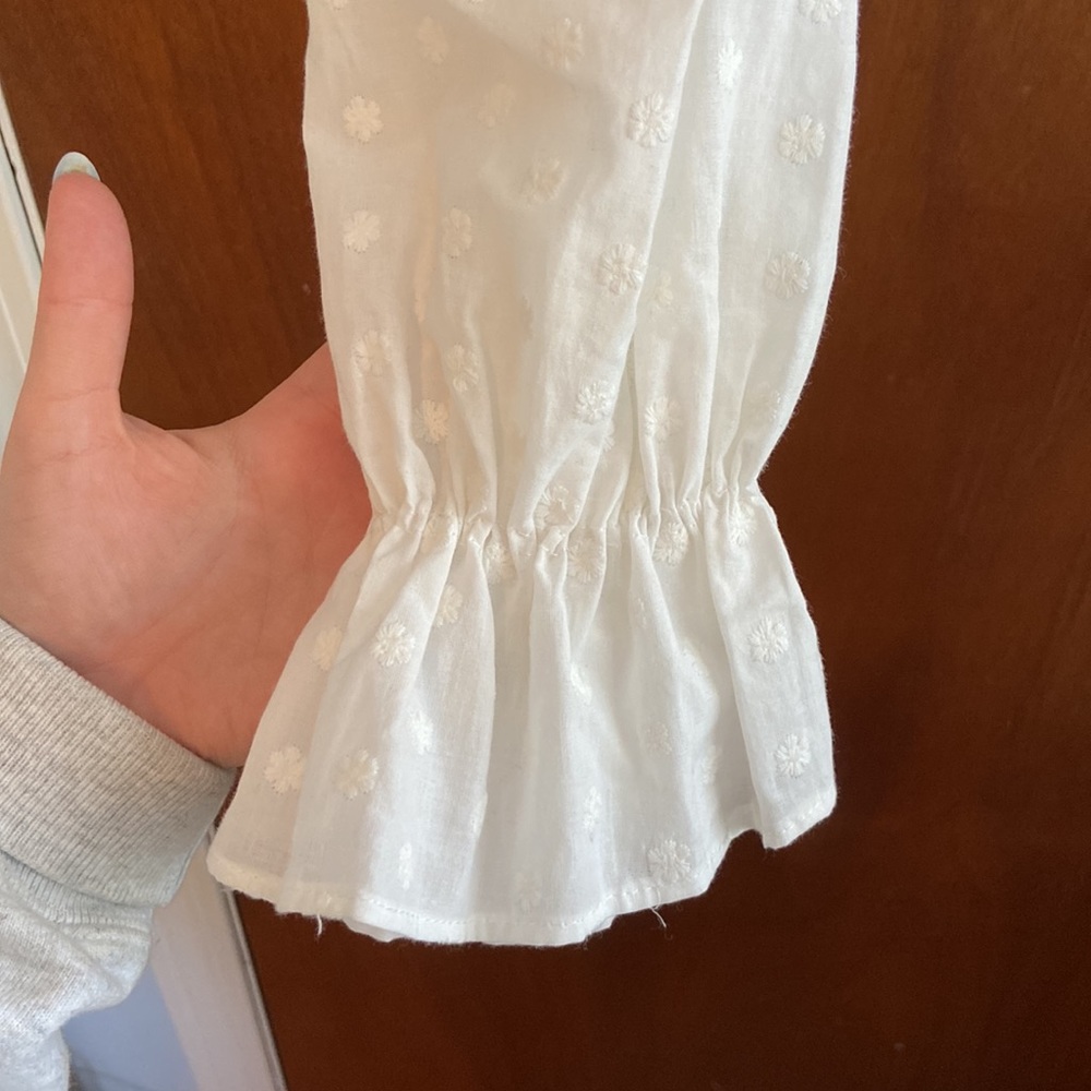 Zara Cropped Button Blouse with Floral Detail - Picture 5 of 6